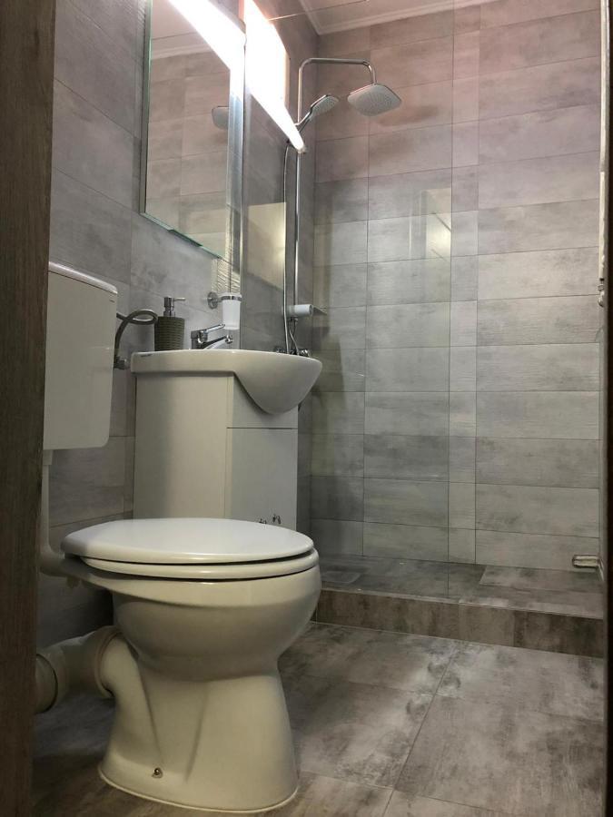 Hotel Cosmin أراد المظهر الخارجي الصورة