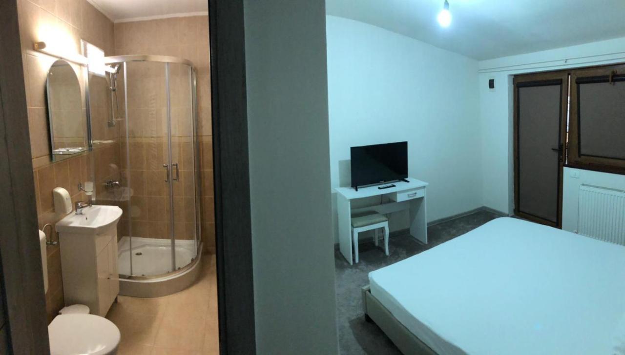 Hotel Cosmin أراد المظهر الخارجي الصورة
