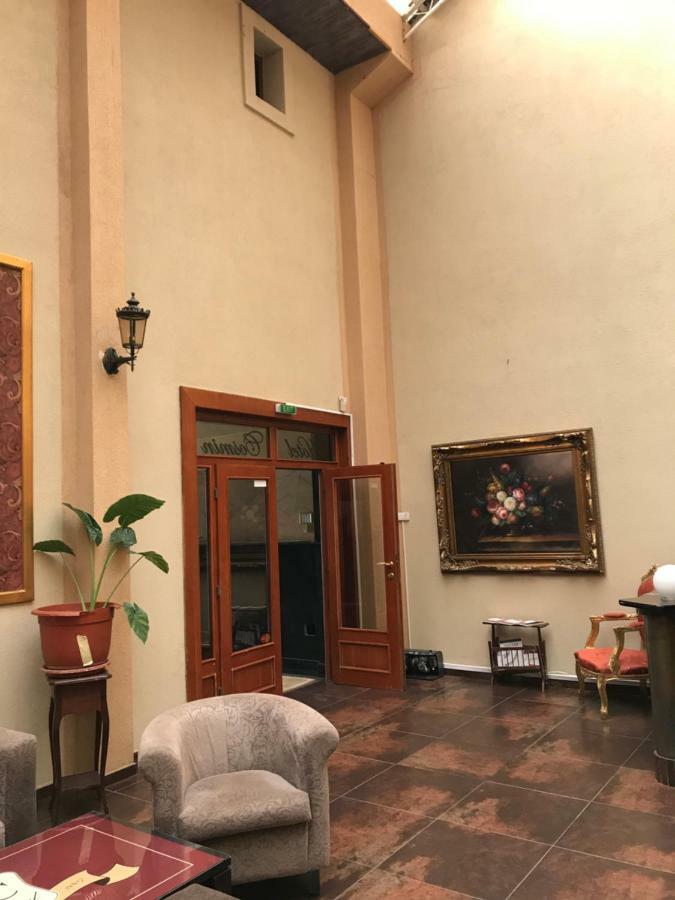 Hotel Cosmin أراد المظهر الخارجي الصورة