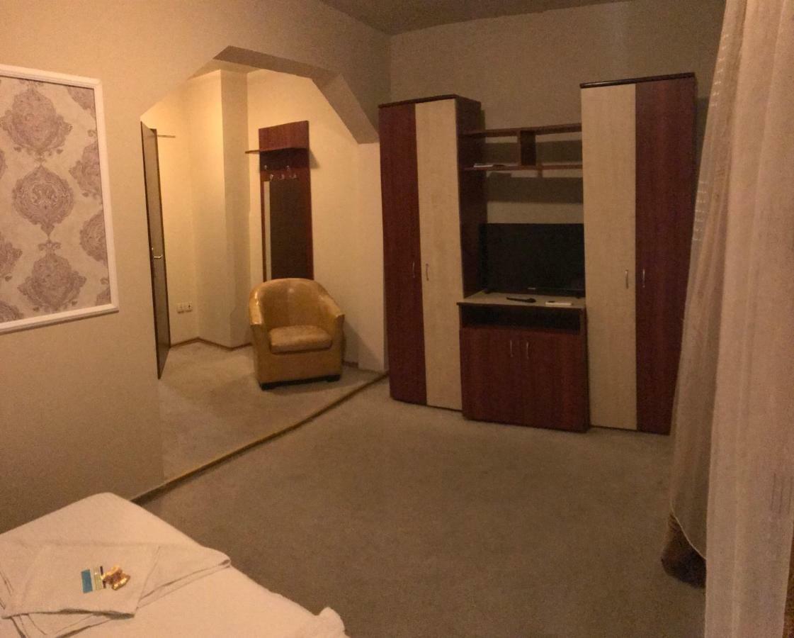 Hotel Cosmin أراد المظهر الخارجي الصورة